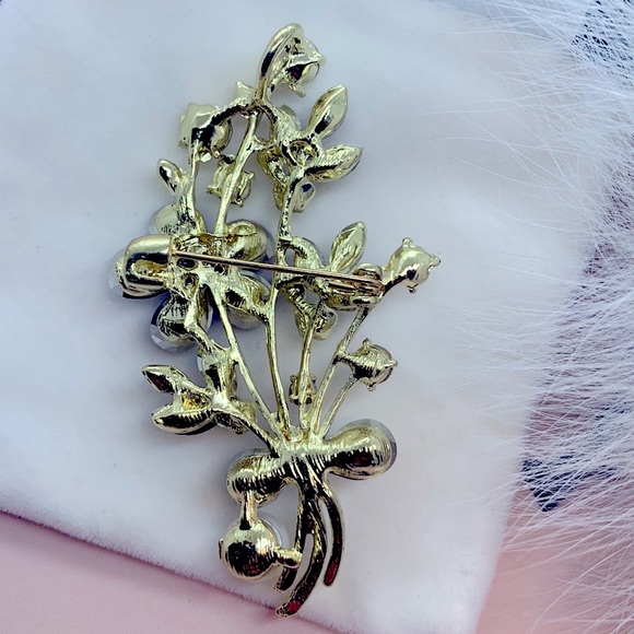 Purple Rhinestone Crystals Flower Bouquet Brooch - Picture 2 of 3